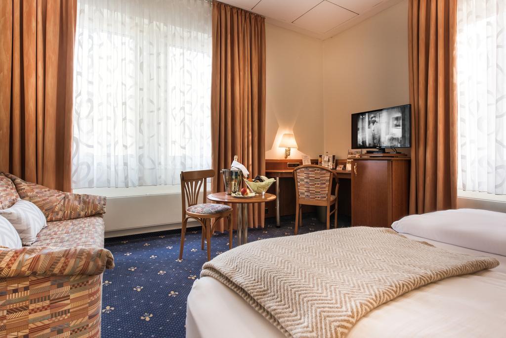 Akzent Hotel Koehler Gießen Buitenkant foto